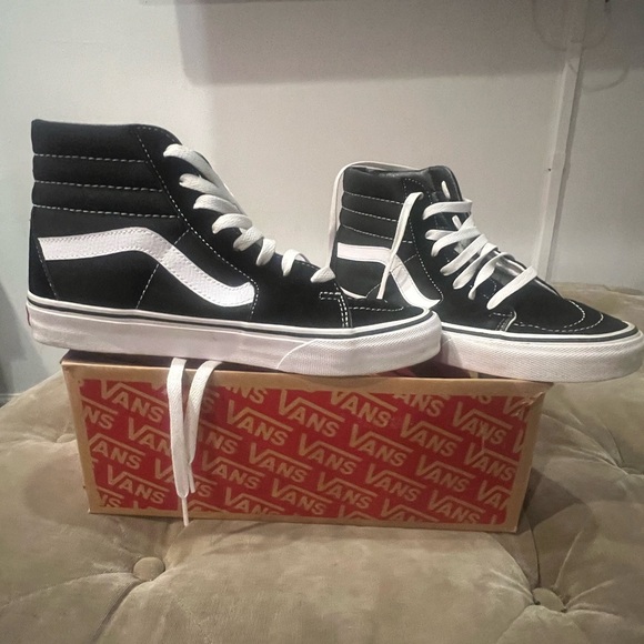 Vans Sk8-Hi Black White- Size: M-7.5/W-9 - Picture 1 of 3